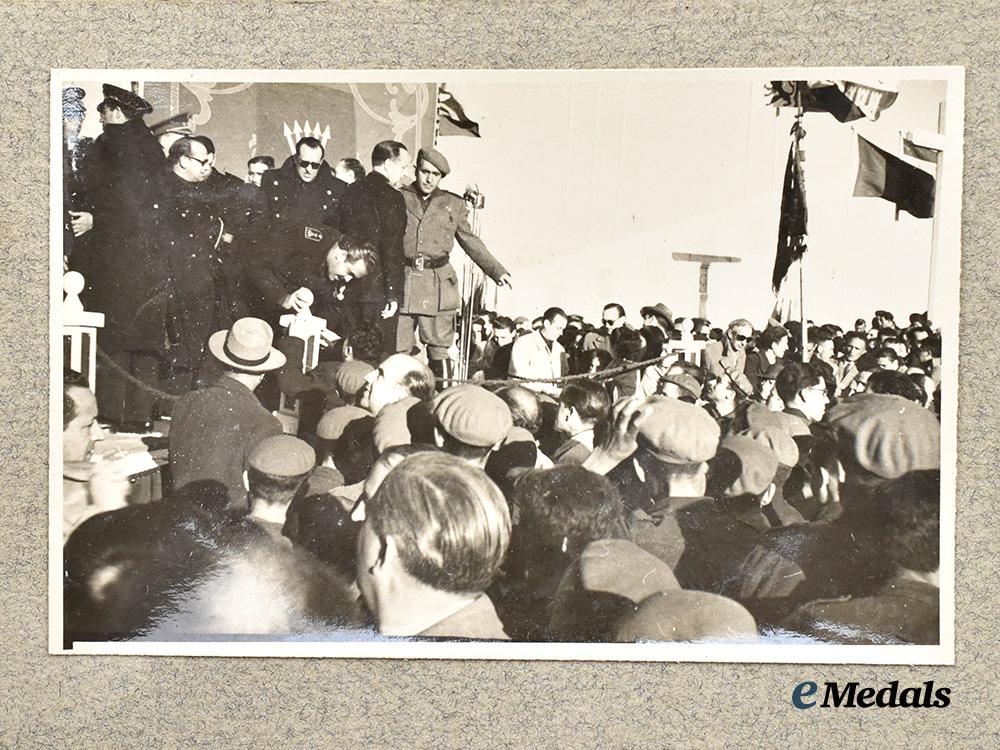 spain,_spanish_state._a_lot_of_awards,_documents,&_photographs_to_a_blue_division_combatant___m_n_c1858