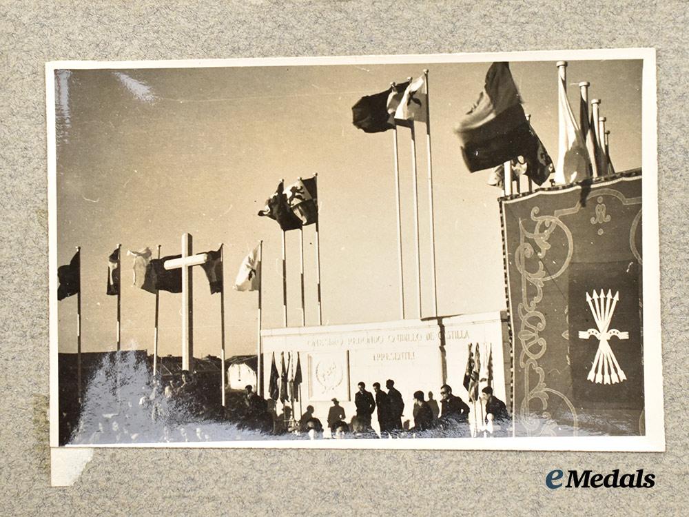 spain,_spanish_state._a_lot_of_awards,_documents,&_photographs_to_a_blue_division_combatant___m_n_c1859