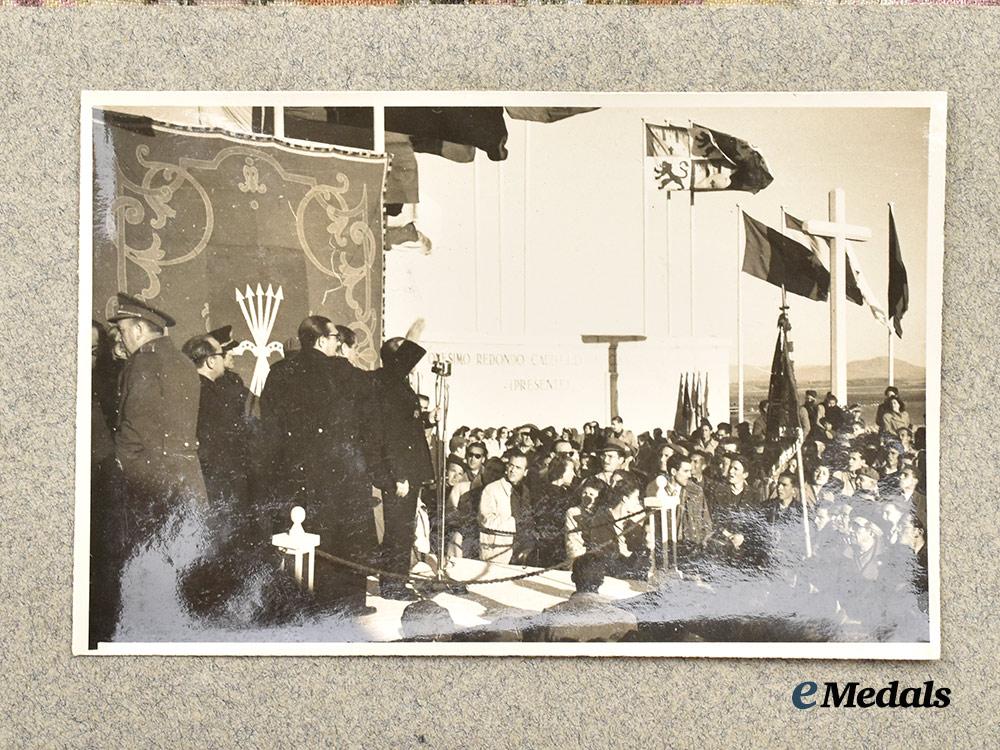 spain,_spanish_state._a_lot_of_awards,_documents,&_photographs_to_a_blue_division_combatant___m_n_c1860