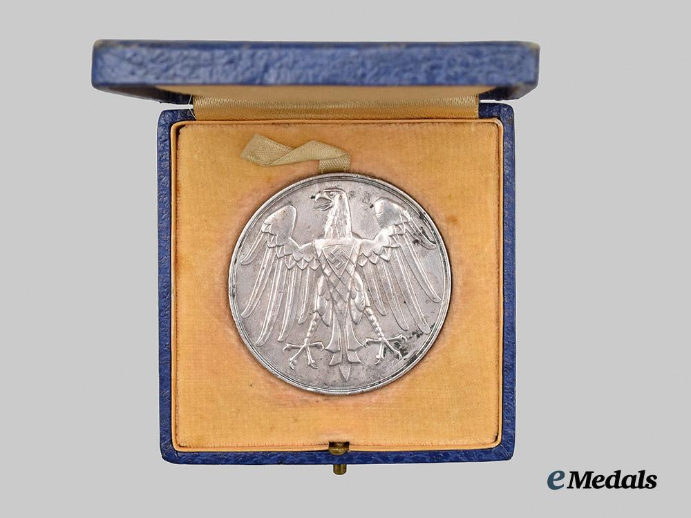 germany,_third_reich._a_life_saving_medal,_with_case,_by_the_prussian_mint___m_n_c1901