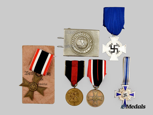 germany,_third_reich._a_mixed_lot_of_awards_and_insignia___m_n_c1907