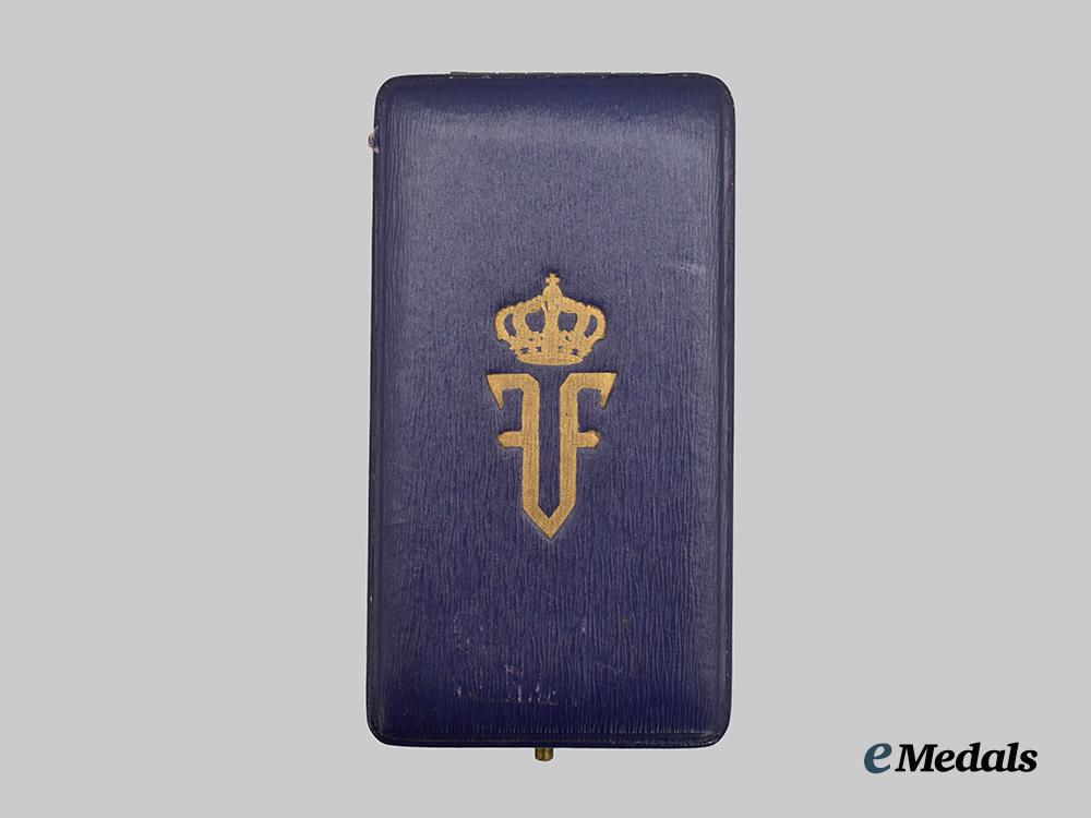 romania,_kingdom._an_order_of_the_crown,_i_v_class_officer_by_resch___m_n_c1947