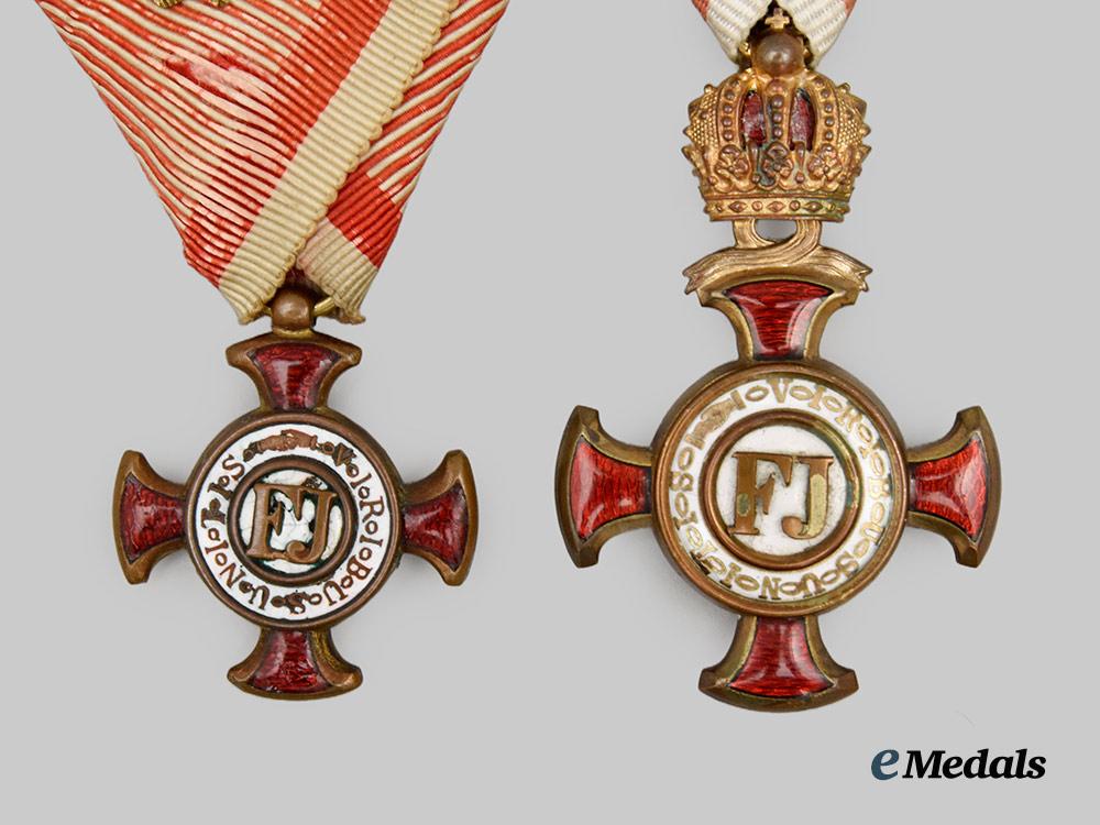 austria,_empire._a_lot_of_two_merit_crosses___m_n_c2080