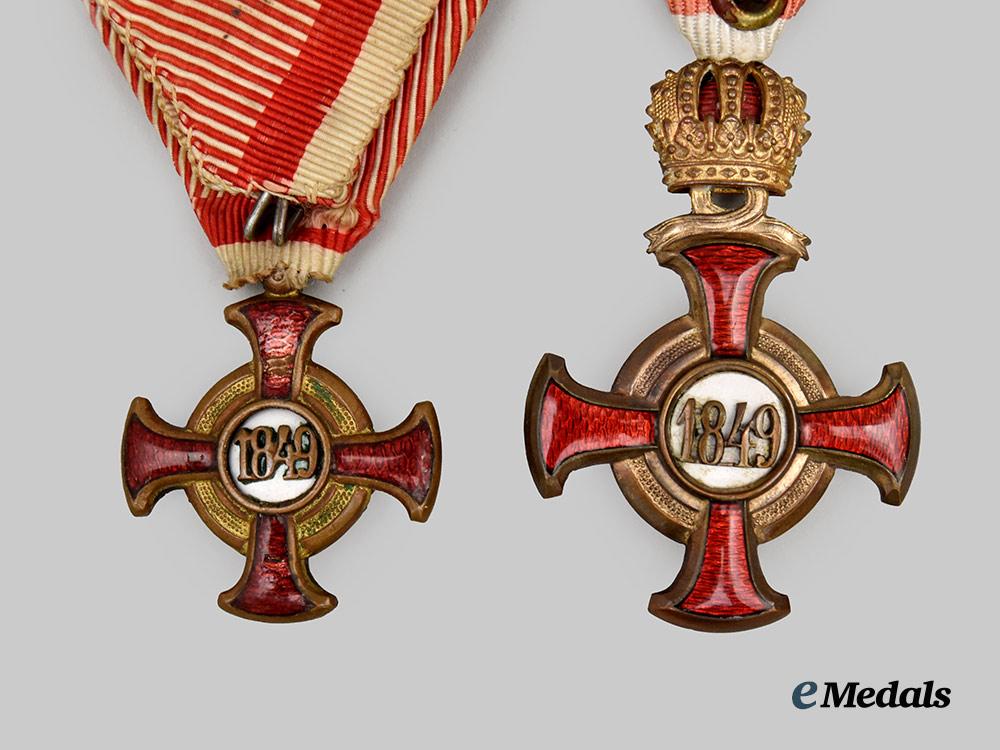 austria,_empire._a_lot_of_two_merit_crosses___m_n_c2082