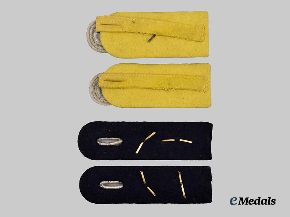 germany,_wehrmacht._a_mixed_lot_of_officer-_grade_shoulder_boards___m_n_c2114