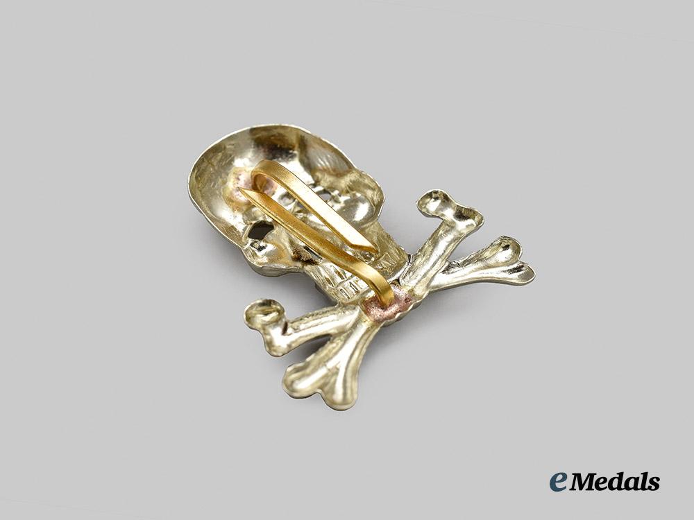 germany,_heer._a_mint_braunschweig_totenkopf_traditions_badge___m_n_c2162-_recovered