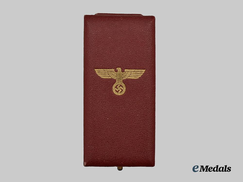 germany,_third_reich._a_sudetenland_medal,_with_prague_castle_bar_and_case___m_n_c2172