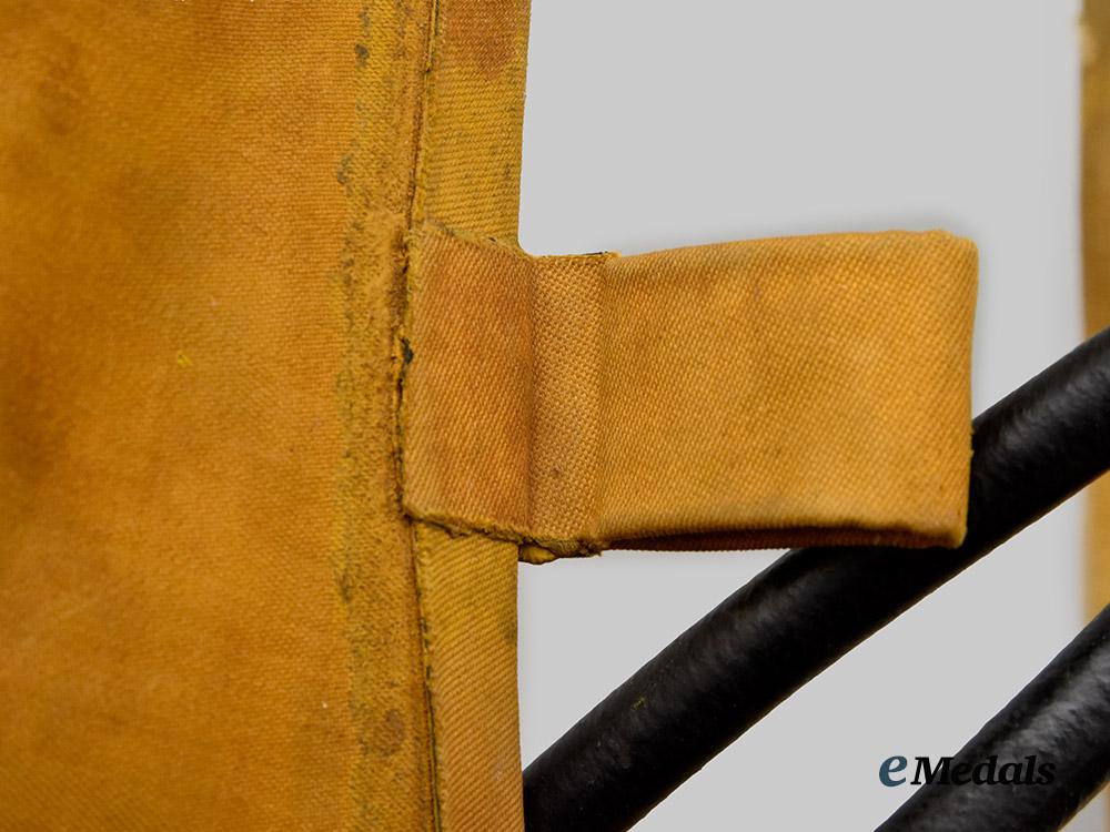 united_states._an_air_force“_mae_west”_pneumatic_life_preserver_vest,_c.1945___m_n_c2194