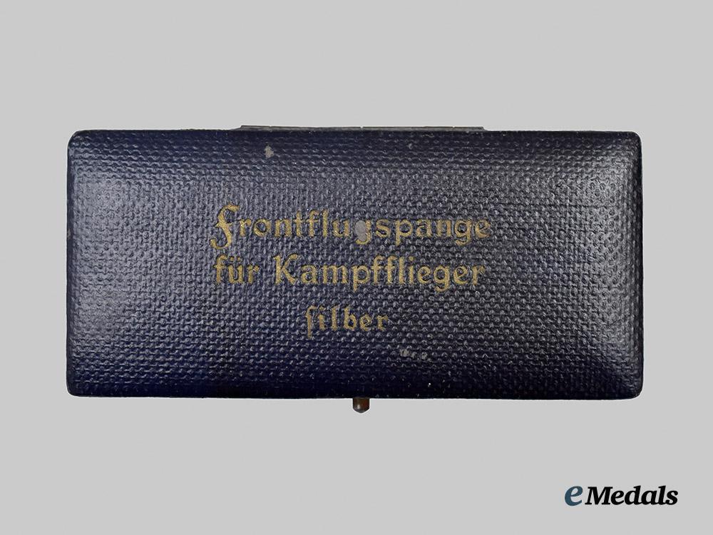 germany,_luftwaffe._a_bomber_clasp,_silver_grade_with_case,_by_c._e._juncker___m_n_c2221-_recovered