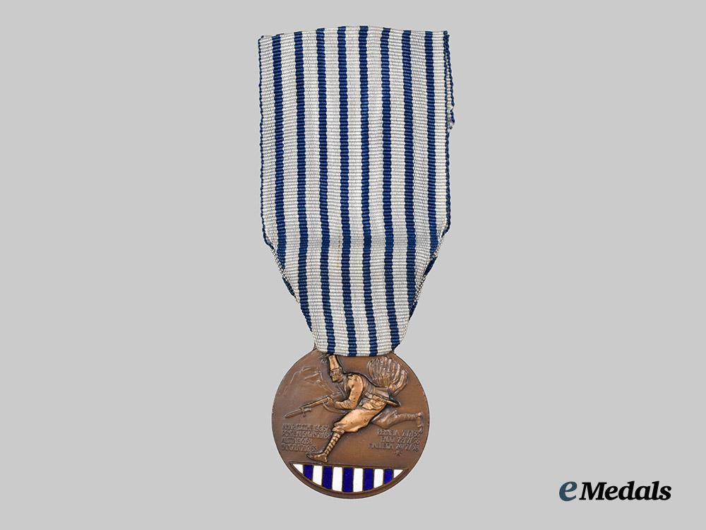 italy,_kingdom._a_colonial_troops_l_i_xth_colonial_battalion_medal,_variation_for_africa_campaign___m_n_c2221