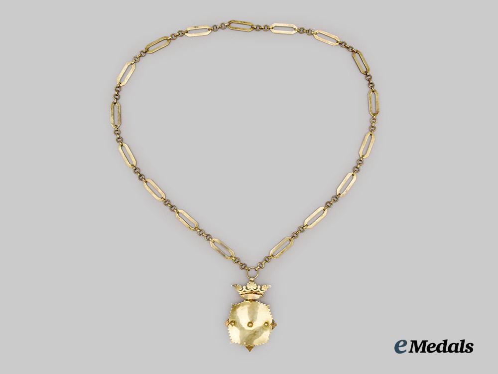 spain,_fascist_state._an_order_of_penitentiary_social_merit,_distinguished_gold_cross_with_collar,_c.1945___m_n_c2253