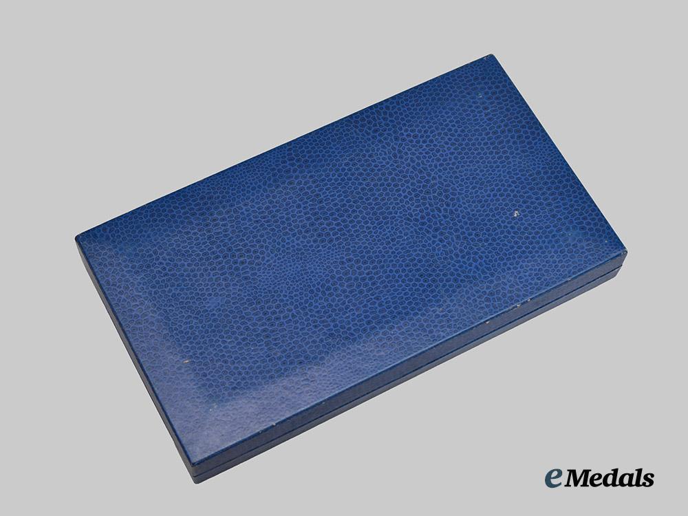 portugal,_kingdom._a_first_war_medal_bar_of_eight_decorations___m_n_c2261