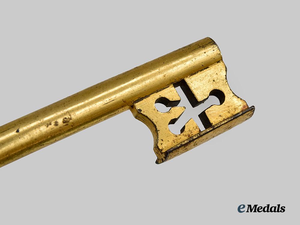 austria,_kingdom._an_honourary_imperial_court_chamberlain’s_key___m_n_c2316