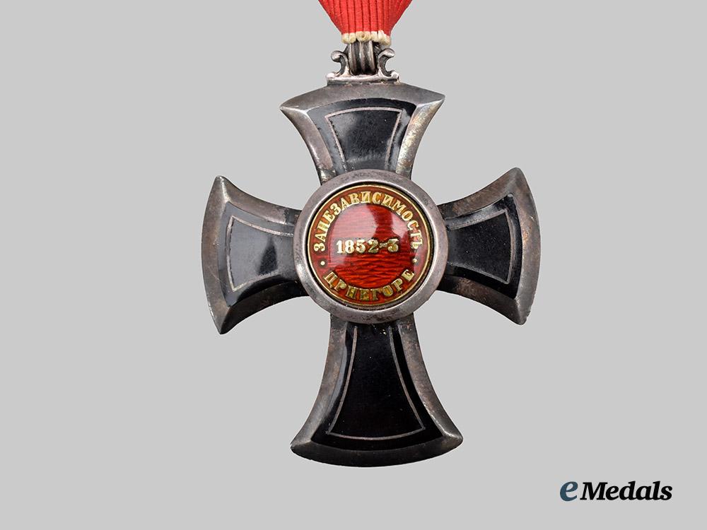 montenegro,_kingdom._an_order_of_danilo_v_class,_knight_in_case___m_n_c2344