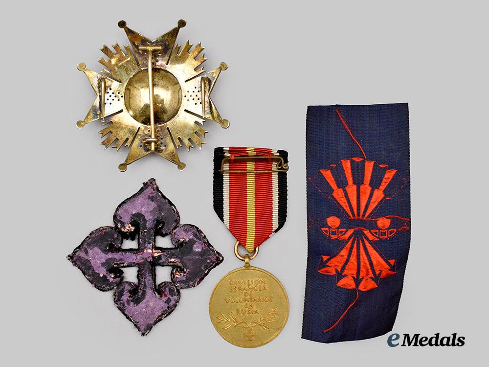 spain,_franco_period._a_lot_of_four_decorations_and_insignias,_c.1965___m_n_c2383