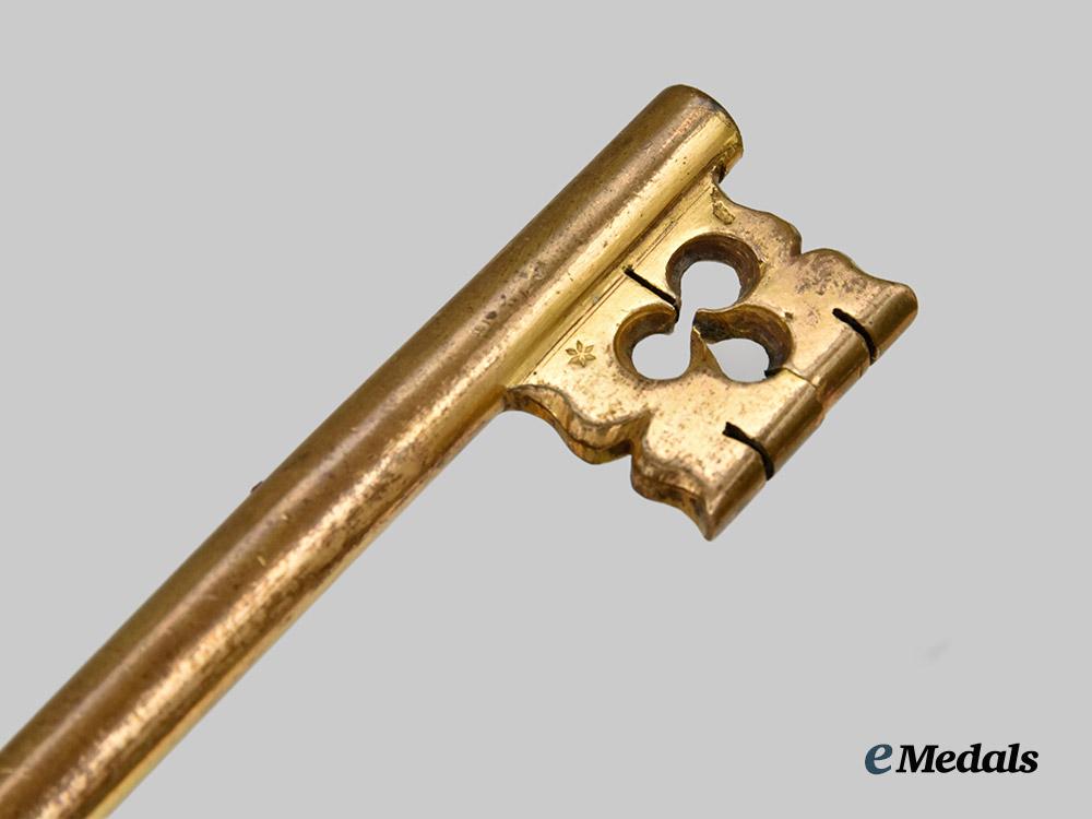 austria,_kingdom._an_honourary_imperial_court_chamberlain’s_key___m_n_c2441