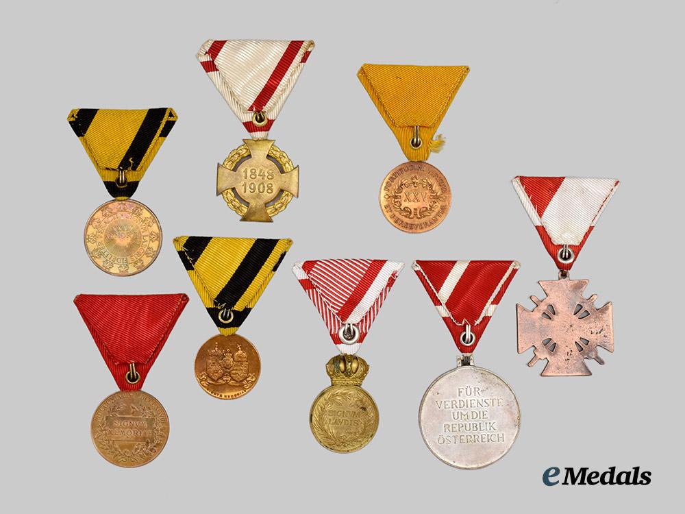austria,_imperial._a_lot_of_eight_austrian_decorations___m_n_c2444