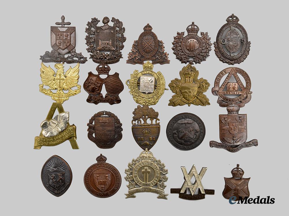 canada,_commonwealth._a_lot_of_twenty-_one_second_war_university/_college_canadian_officer_training_corps(_c_o_t_c)_cap_badges___m_n_c2515