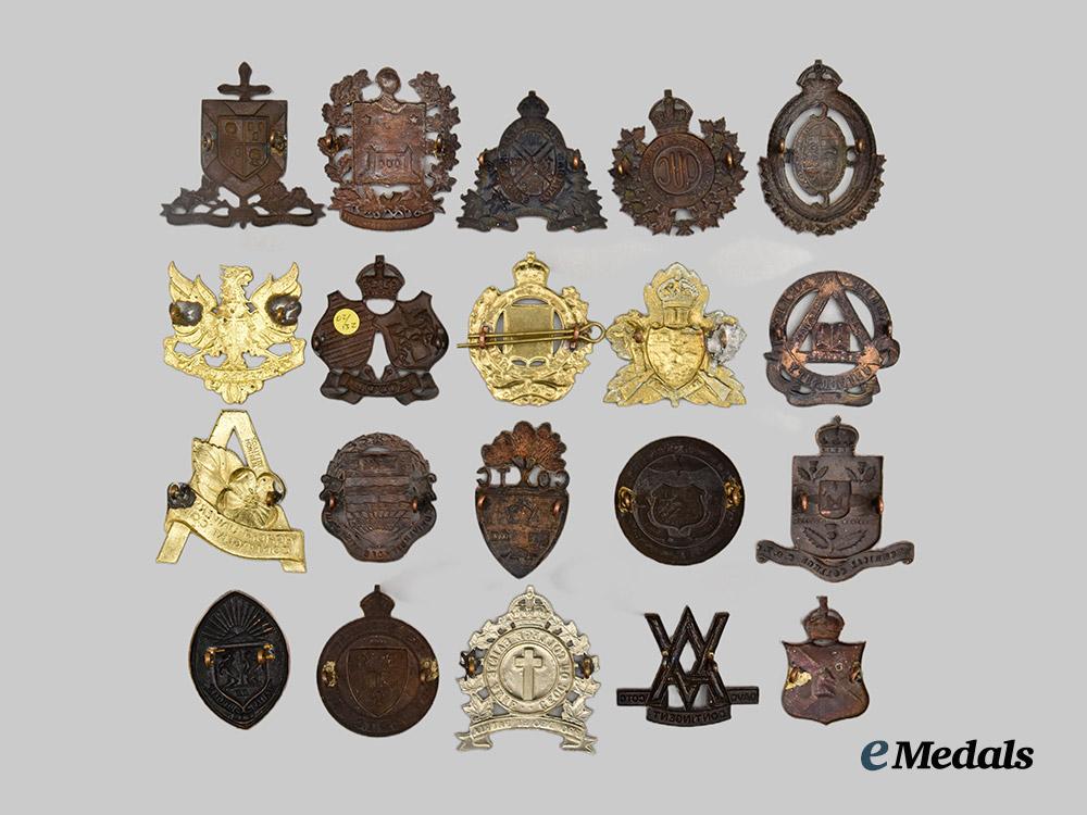 canada,_commonwealth._a_lot_of_twenty-_one_second_war_university/_college_canadian_officer_training_corps(_c_o_t_c)_cap_badges___m_n_c2517