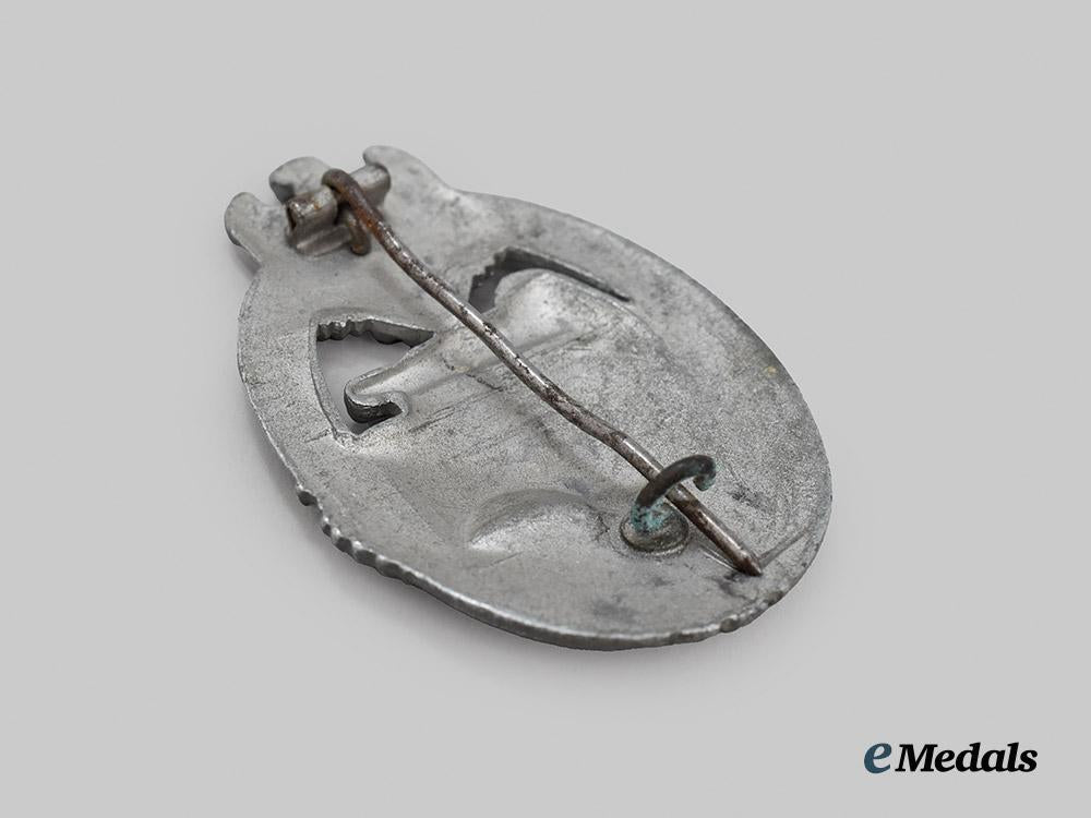 germany,_wehrmacht._a_panzer_assault_badge,_silver_grade,_daisy_variant___m_n_c2586