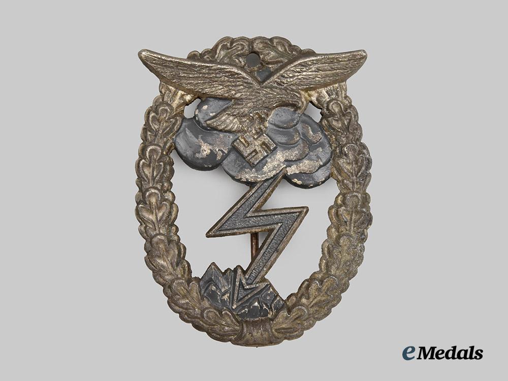 germany,_luftwaffe._a_ground_assault_badge,_by_arno_wallpach___m_n_c2610