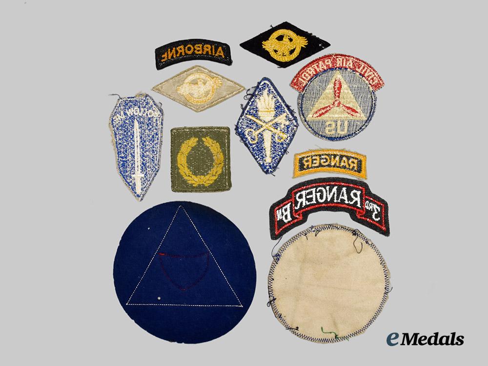 united_states._a_lot_of_thirteen_second_war_army_and_civil_air_patrol_patches___m_n_c2700