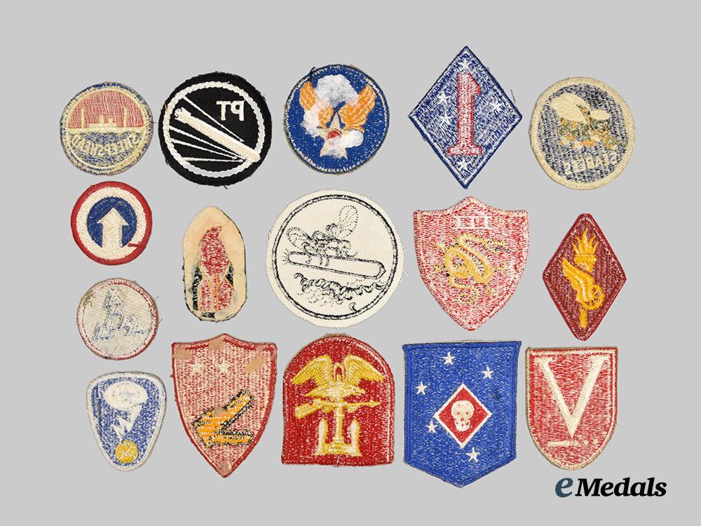 united_states._a_lot_of_fifteen_second_war_army_patches___m_n_c2703