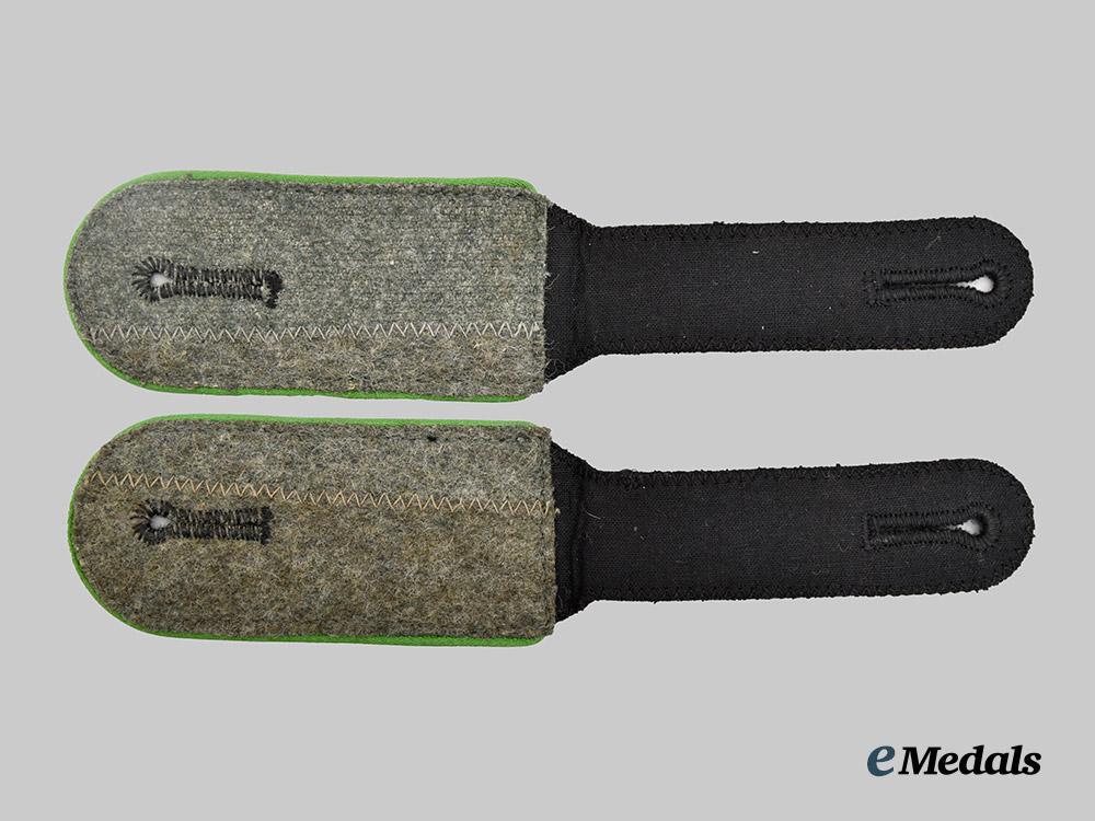 germany,_s_s._a_mint_set_of_waffen-_s_s_gebirgsjäger_enlisted_ranks_shoulder_straps___m_n_c2704