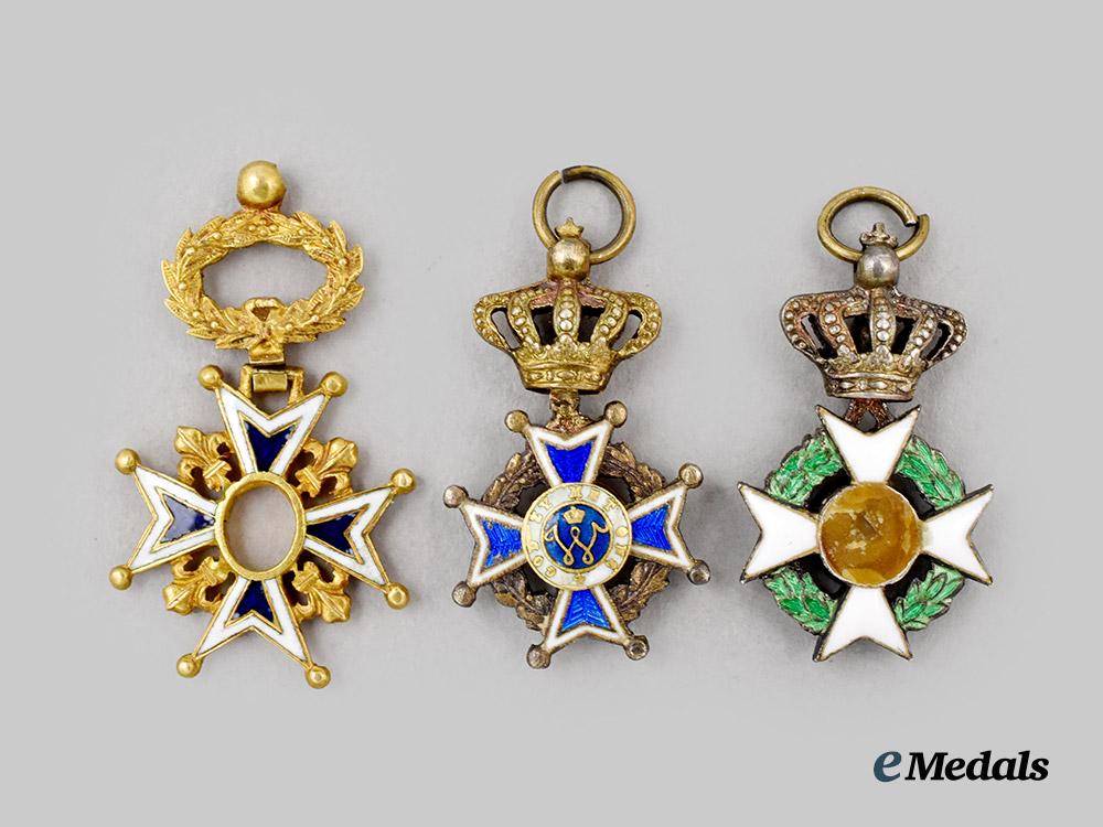 international._a_lot_of_three_miniature_decorations___m_n_c2712