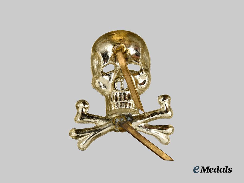 germany,_wehrmacht._a_braunschweiger-_style_totenkopf_visor_cap_insignia___m_n_c2730