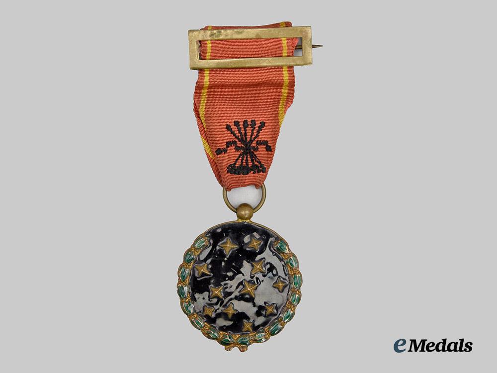 spain,_civil_war._an_old_guard_medal_for_falange_members.___m_n_c2898