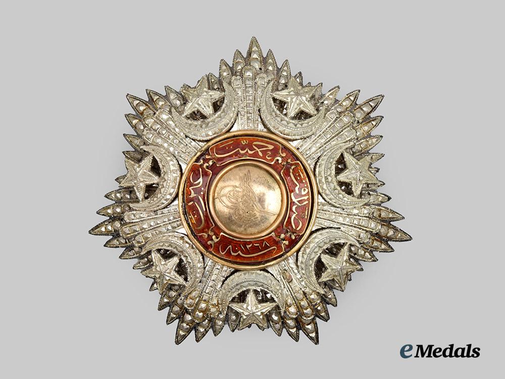 turkey,_ottoman_empire._a_cased_order_of_medjidie,_i_i._class_breast_star_and_neck_badge___m_n_c3029