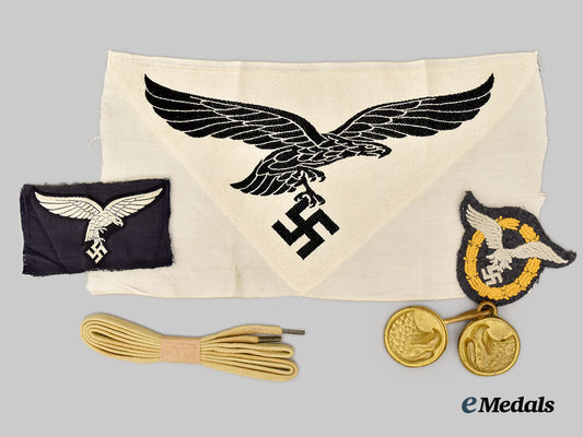 germany,_luftwaffe._a_mixed_lot_of_badges,_insignia,_and_accessories___m_n_c3037