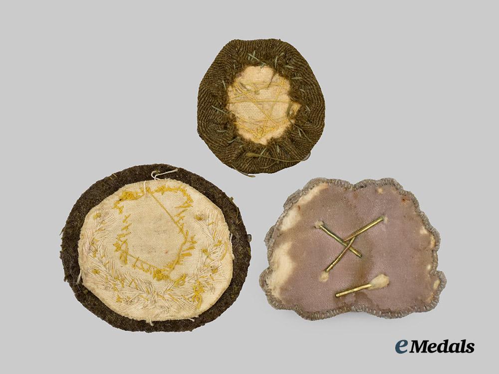 estonia,_republic._three_wartime_cap_insignia___m_n_c3056