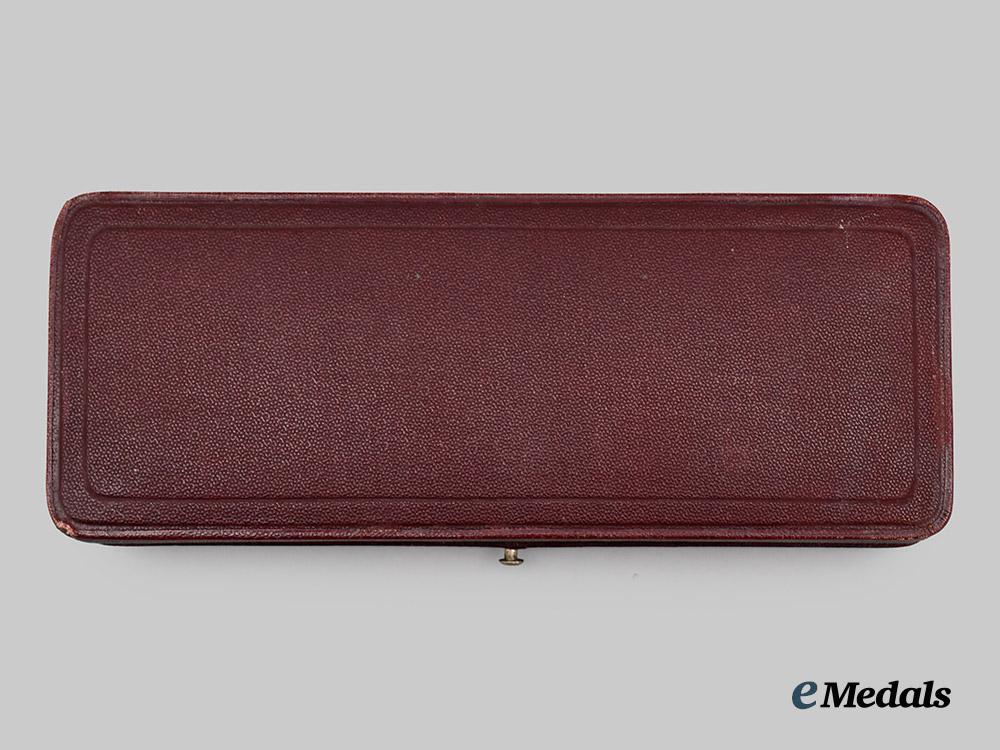 austria,_imperial._a_fine_chain_of_miniature_imperial_orders_by_vincent_mayer,_in_gold,_with_case___m_n_c3090