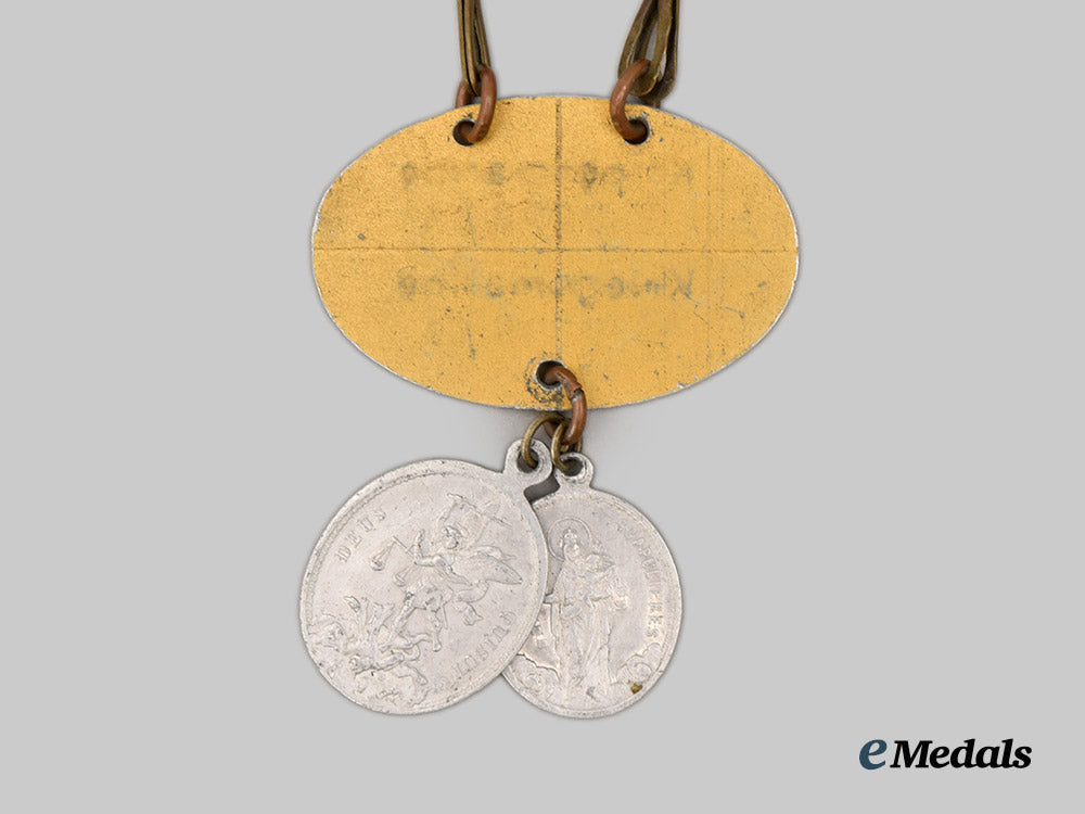 germany,_kriegsmarine._a_lot_of_awards_and_accessories_to_a_kriegsmarine_sailor_in_the_mediterranean_theatre___m_n_c3101