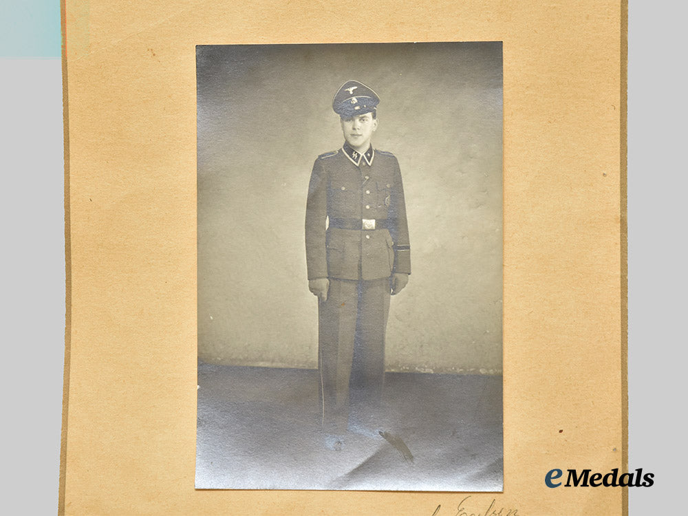 germany,_s_s._a_studio_portrait_of_a_waffen-_s_s_unterscharführer_in_norway___m_n_c3112