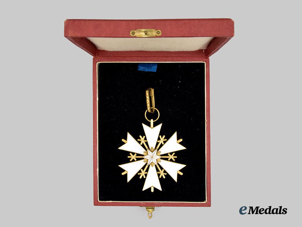 estonia,_republic._an_order_of_the_white_star,_i_i._class,_with_case,_c.1940___m_n_c3118