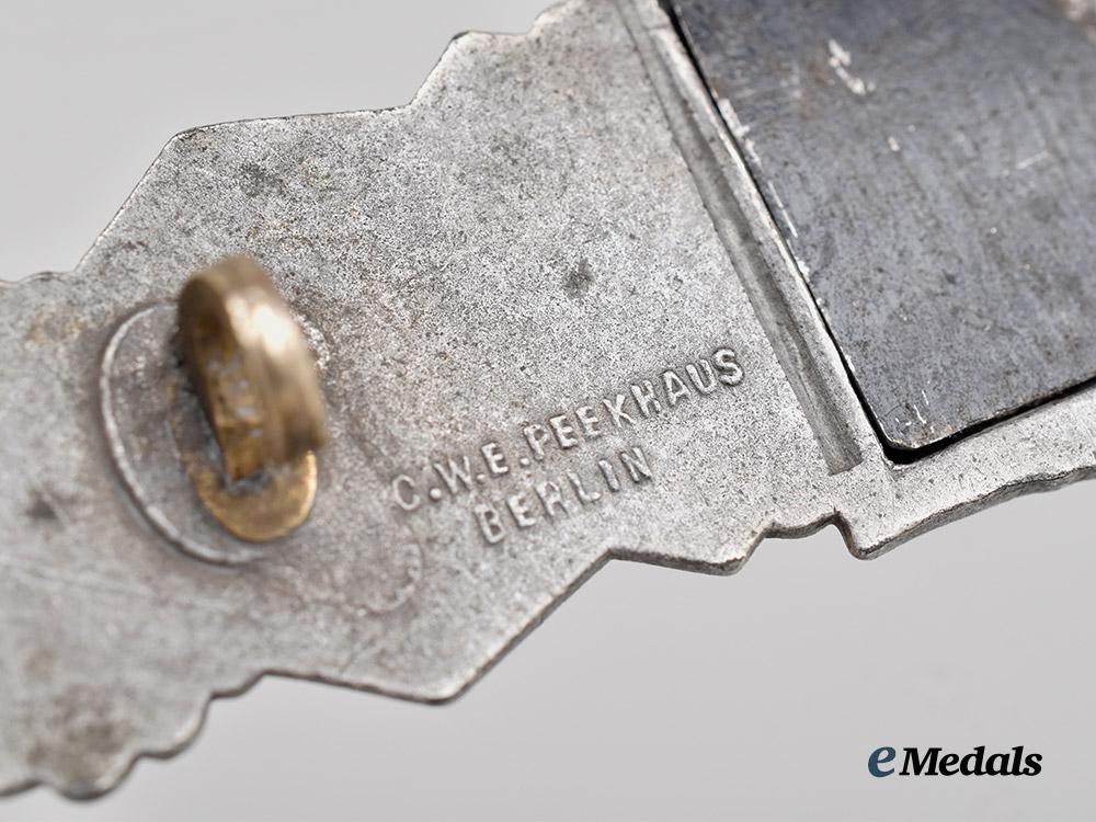 germany,_wehrmacht._a_close_combat_clasp,_silver_grade,_second_pattern_by_friedrich_linden___m_n_c3124