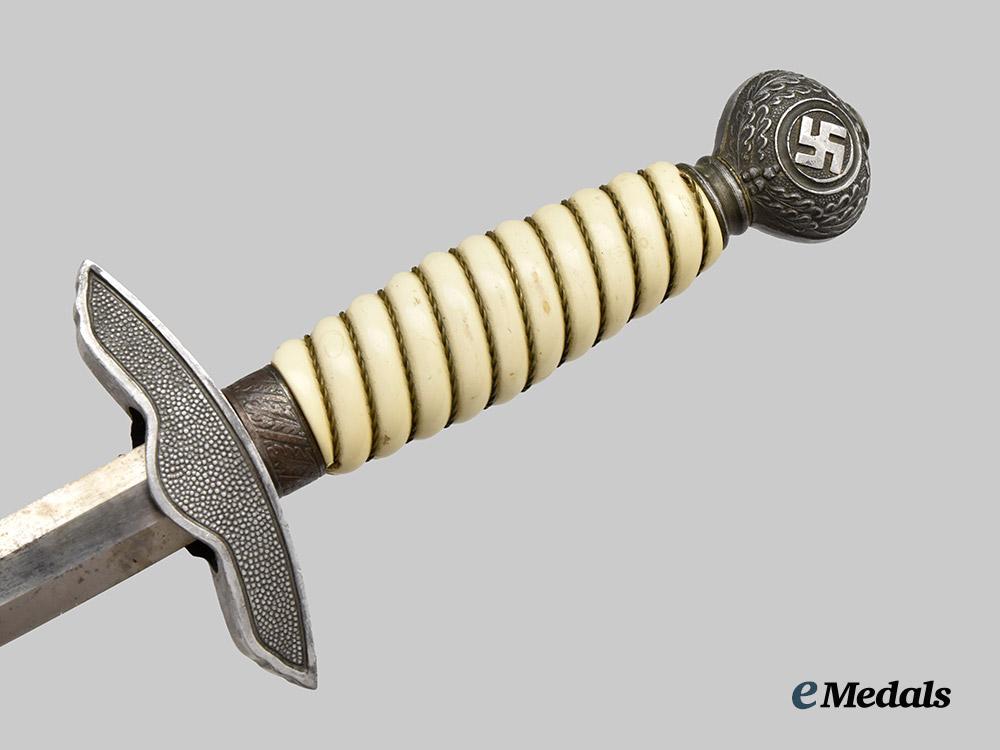 germany,_luftwaffe._an_officer’s_dress_dagger,_with_hanger,_unmarked_version___m_n_c3154