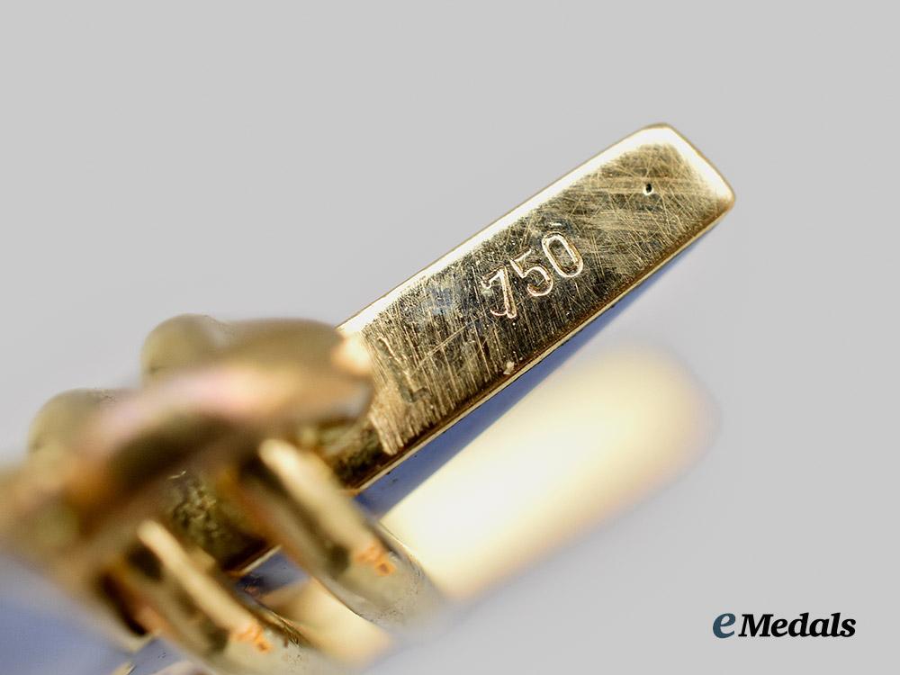 germany,_imperial._a_pour_le_mérite_in_gold,_collector’s_copy_dedicated_to_general_ernst_von_hoeppner_by_rothe,_c.1960___m_n_c3194