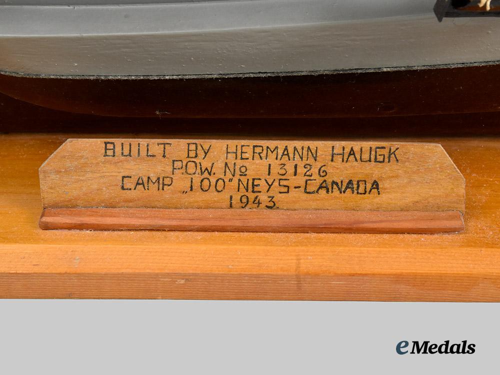 germany,_kriegsmarine._a_superb_battleship_tirpitz_model,_p_o_w_maker-_attributed,_from_canadian_camp100___m_n_c3202