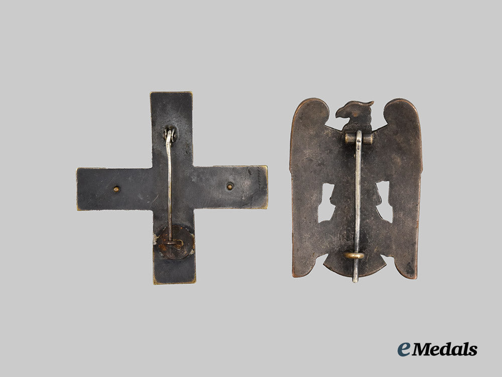 germany,_weimar_republic._a_pair_of_awards_for_freikorps_service___m_n_c3204