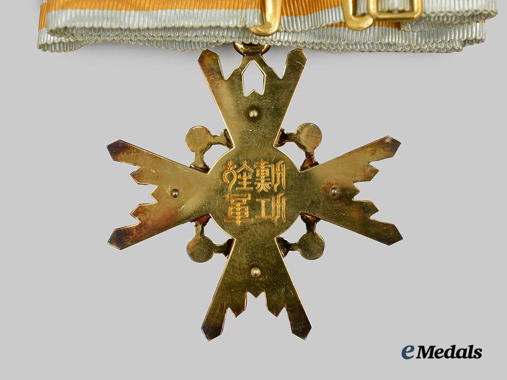 japan,_empire._an_order_of_the_sacred_treasure,_i_i_i_class_with_case___m_n_c3443