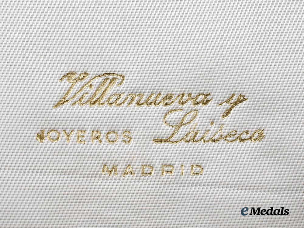 spain,_kingdom._a_decoration_of_the_national_institute_of_social_security,_by_villanueva_u_j_o_y_e_r_o_s___m_n_c3464