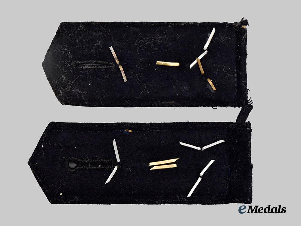 germany,_kriegsmarine._a_set_of_torpedo_artificer_stabsfeldwebel_shoulder_boards___m_n_c3522