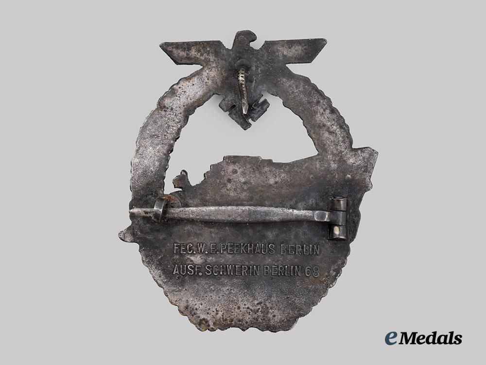 germany,_kriegsmarine._an_s-_boat_war_badge,_second_pattern,_by_schwerin___m_n_c3575