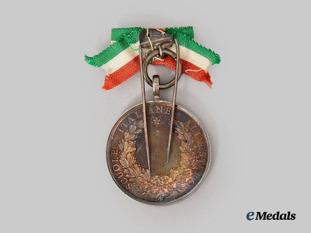 italy,_kingdom._a_medal_of_merit_for_italian_schools_abroad___m_n_c3586