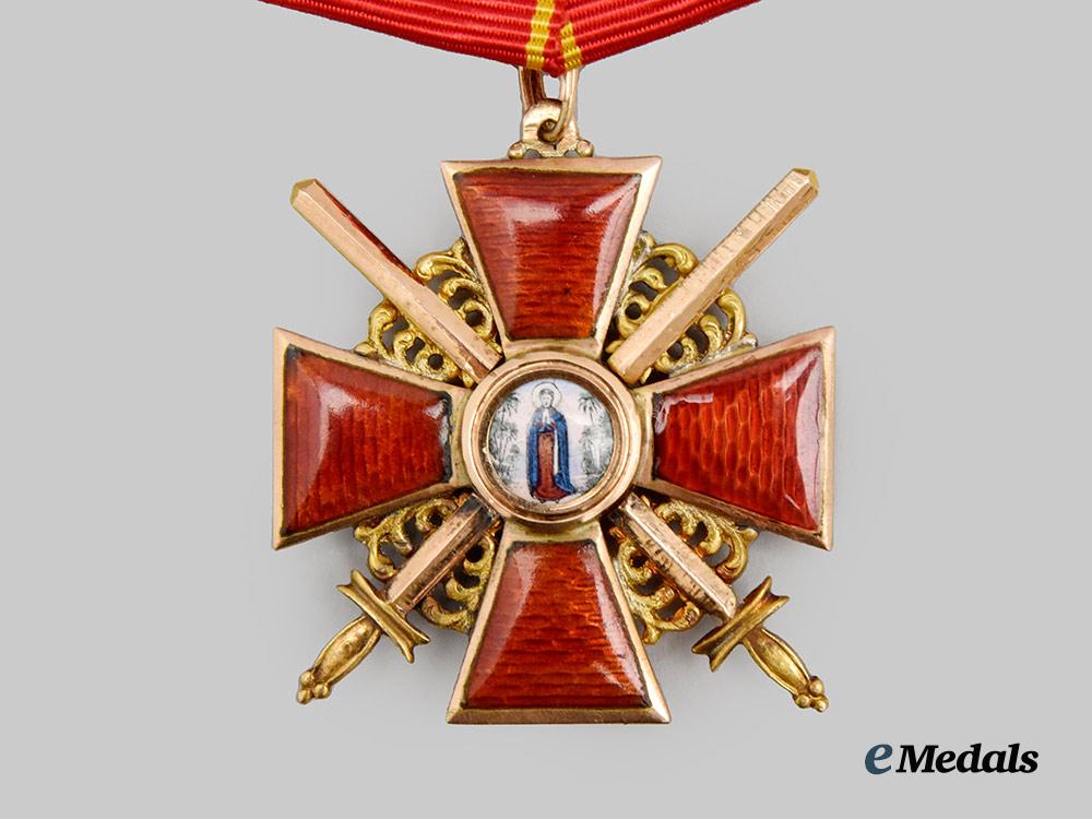 russia,_imperial._an_order_of_st._anne_in_gold,_i_i_i_class_with_swords,_c.1910___m_n_c3586