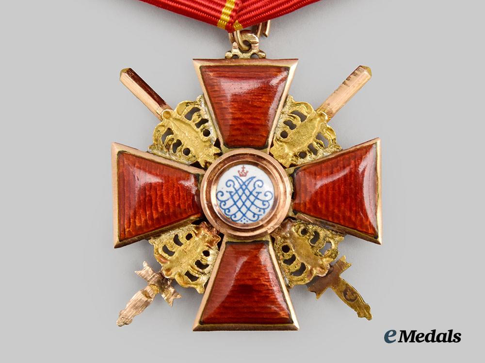 russia,_imperial._an_order_of_st._anne_in_gold,_i_i_i_class_with_swords,_c.1910___m_n_c3588